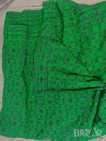 Продавам Зелен килим / покривало за легло, снимка 4 - Олекотени завивки и одеяла - 51750280