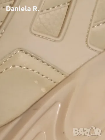 Сникърси Guess, употребявани , снимка 4 - Маратонки - 55750852