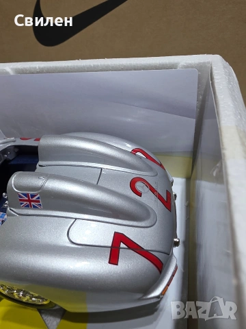 Модел на Mercedes SLR мащаб 1:18, снимка 3 - Колекции - 53128926