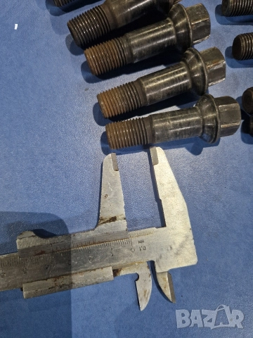 Болтове Mercedes W 221, снимка 3 - Аксесоари и консумативи - 52875514