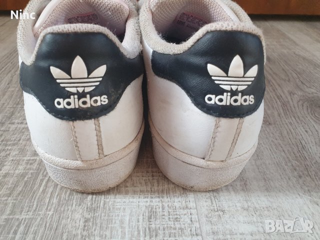Дамски маратонки Adidas 35, снимка 2 - Маратонки - 42440789