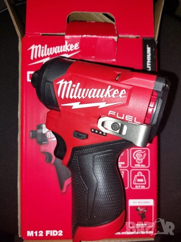 Акумулаторен ударен винтоверт Milwaukee M12FID2-0 с батерия M12B2