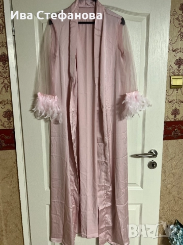 Нов дълг сатен сатенен  елегантен секси розов кукленски халат роба домашна наметка с пера 