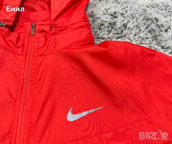 Дамска ветровка Nike Vapor Windrunner jacket, Размер M, снимка 7 - Якета - 49518696