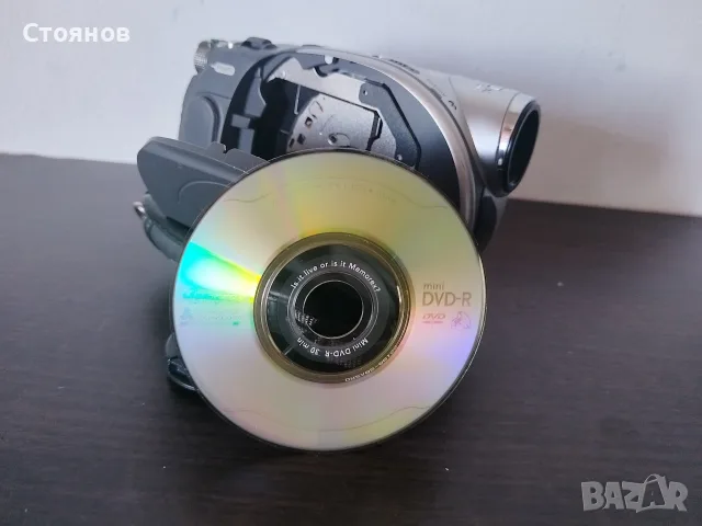 Камера SONY DCR-DVD105E DVD Handycam Japan, снимка 5 - Камери - 55987037