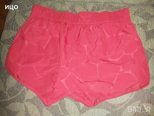 Дамски шорти Adidas , снимка 2 - Къси панталони и бермуди - 48999850