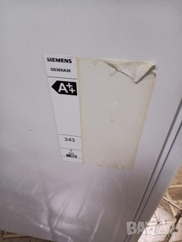 XXL огромен вертикален фризер с ледогенератор Сименс Siemens Made in Germany 2 години Гаранция!, снимка 2 - Фризери - 53363599