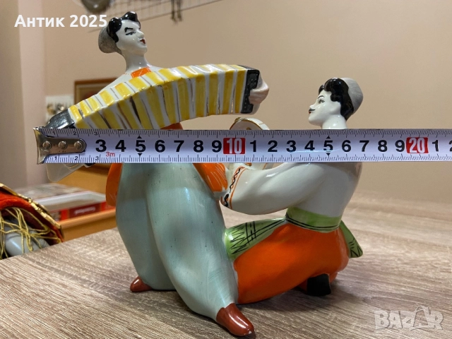 Порцеланова статуетка „Музиканти“ (СССР), снимка 5 - Антикварни и старинни предмети - 51940452