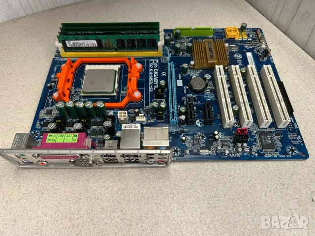 Двуядрен комплект Gigabyte GA-M52L-S3