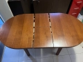 Продавам дървена овална маса за хранене, която се разтега., снимка 4