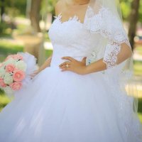 Булчинска рокля с воал, снимка 1 - Сватбени рокли - 42401877