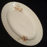 Голяма порцеланова чиния Китка, снимка 1 - Чинии - 44509494