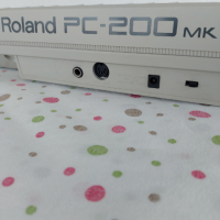 Миди клавиатура Roland PC - 200MK II, снимка 2 - Синтезатори - 44834190