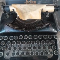 Пишешта машина стара, снимка 1 - Антикварни и старинни предмети - 41648012
