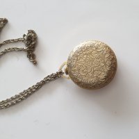 Дамски часовник медальон LUCERNE, снимка 3 - Антикварни и старинни предмети - 41938031