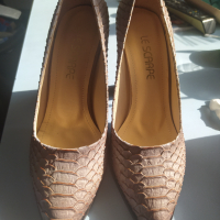 Продавам дамски обувки кожени , снимка 5 - Дамски елегантни обувки - 36335539