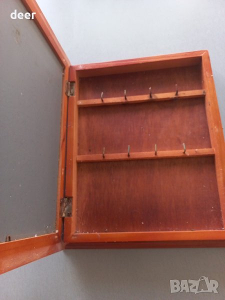 Дървена огледална закачалка за ключове , снимка 1