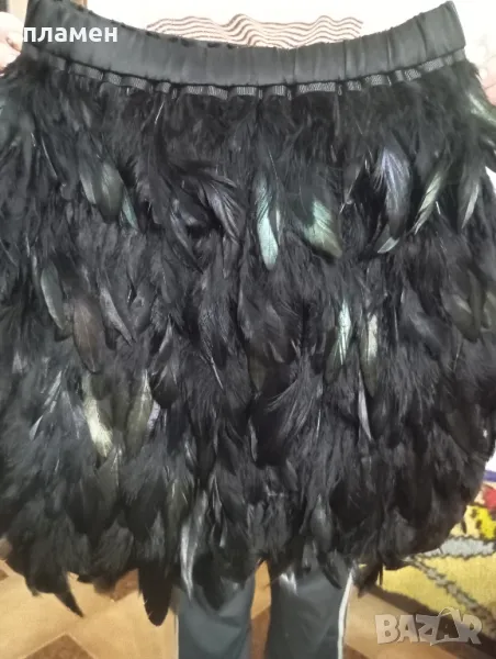 Продавам дамска модерна пола, снимка 1