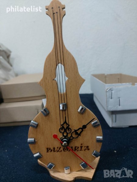 дървен настолен часовник във формата на цигулка !, снимка 1