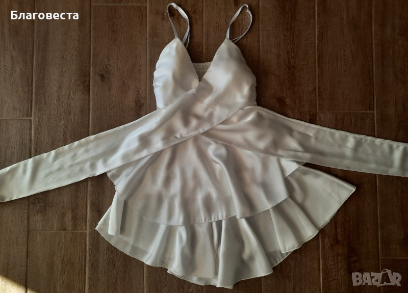 Сатенена рокля в бял цвят , снимка 1