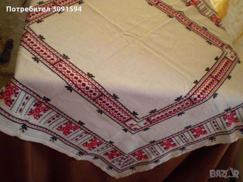 Ръчно бродирано каре -покривка Българска бродерия, снимка 1