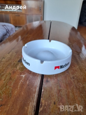 Стар пепелник Marlboro #18