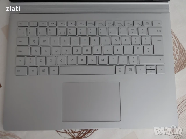 Microsoft Surface Book Gen 1- i7-6600U/RAM 16GB/SSD 512GB/резолюция 3000x2000 с Пукнат екран, снимка 9 - Лаптопи за дома - 50467352
