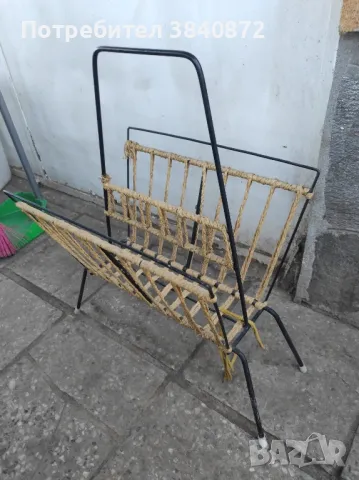 ретро стойка за весници и списания и нощна лампа...