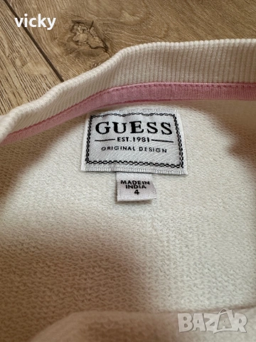 Детска памучна рокля Guess, размер 105-112см , снимка 5 - Детски рокли и поли - 53156894