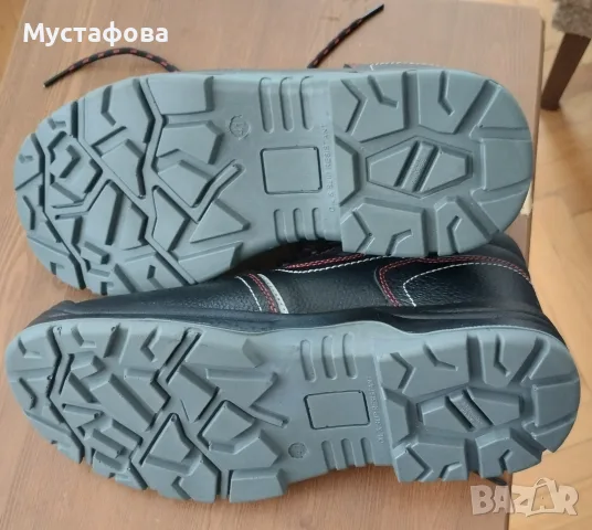 Зимни обувки № 41, снимка 3 - Мъжки боти - 56303729