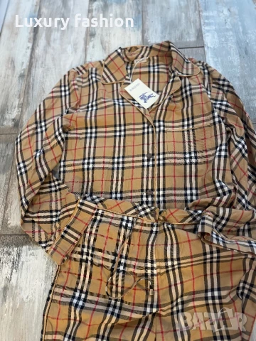 Дамски комплект Burberry , снимка 4 - Якета - 51404854