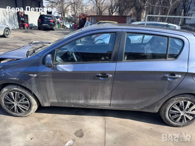 Hyundai i20 , снимка 2 - Автомобили и джипове - 49200323