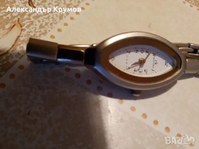 Продавам стилен дамски часовник СК, снимка 2 - Дамски - 49027101