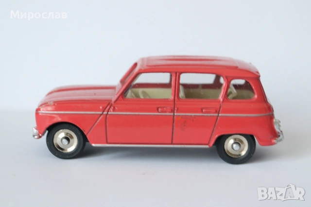 DINKY TOYS RENAULT 4 L КОЛИЧКА МОДЕЛ