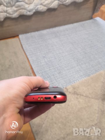 Телефон за възрастни - две сим карти, радио, камера, фенерче!, снимка 12 - Телефони с две сим карти - 32897719