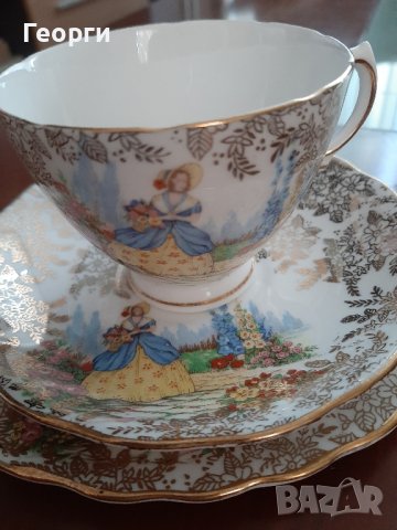 Траен сет за чай,кафе -Дамата с кринолина, снимка 2 - Чаши - 42421944