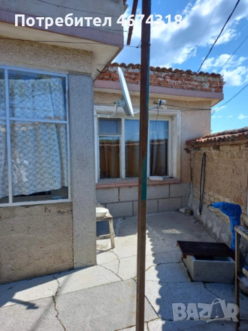 Продавам къща с двор в село Старосел, снимка 2 - Къщи - 52730315