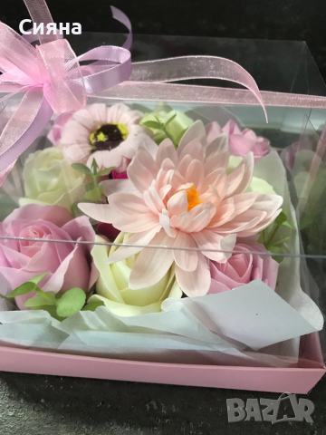 Кутия със сапунени рози, снимка 2 - Изкуствени цветя - 36456936