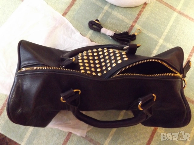 Дамска чанта Mango с капси кожена