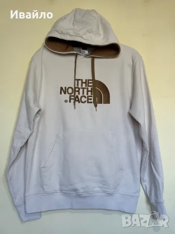  The North Face Hoodie.