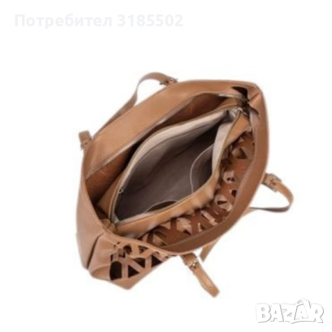 Дамска чанта с вътрешен несесер и решетъчен дизайн, снимка 6 - Чанти - 51514570