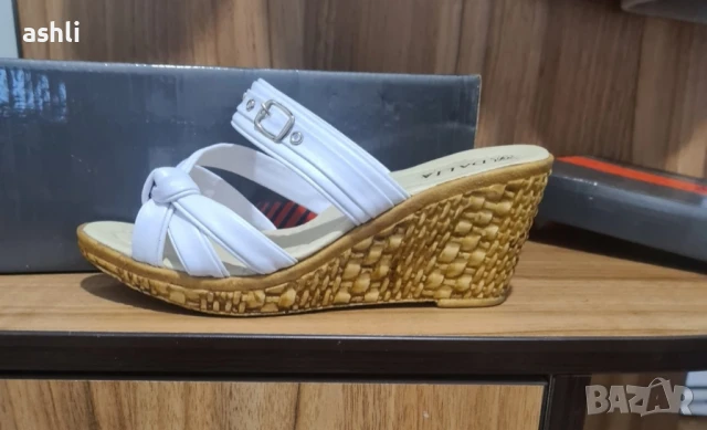 Дамски чехли 36 номер, снимка 2 - Чехли - 29170301