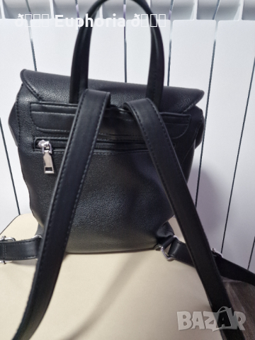 Дамска раница, снимка 4 - Раници - 44825934