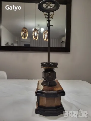 Стара антична нощна лампа от бронз и дървен материал, снимка 5 - Антикварни и старинни предмети - 49510337