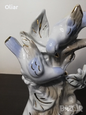 Красива порцеланова статуетка. Птици. 