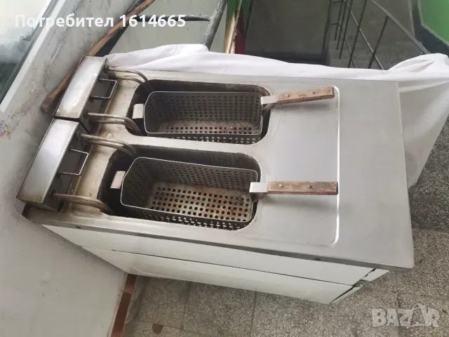 Професионален фритюрник с две отделения , снимка 5 - Обзавеждане на кухня - 49179580