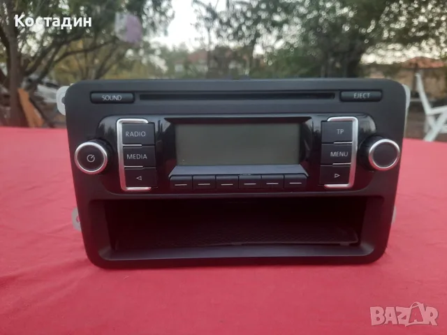 Авто радио за Volkswagen Golf 6, снимка 2 - Аксесоари и консумативи - 55790327