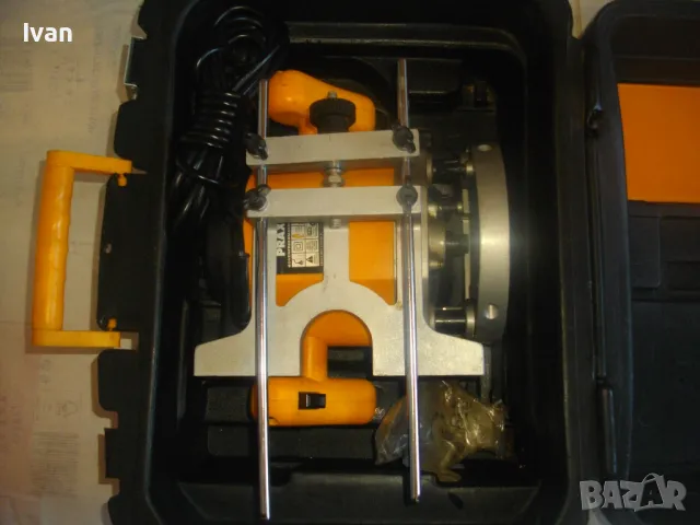 PRAXIS НИДЕРЛАНДСКА ОРИГИНАЛНА ОБЕРФРЕЗА 1100 ВАТА С ВОДАЧ И КУФАР ХОД 50мм за фрезер до ф35мм, снимка 18 - Други инструменти - 48540389