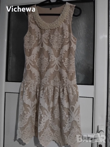 Дантелена рокля