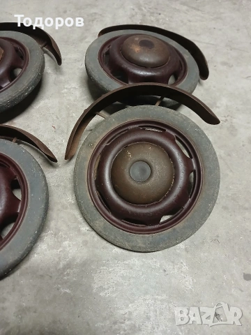 Колела за ретро детска количка 50 те години бакелит, снимка 3 - Антикварни и старинни предмети - 53105675